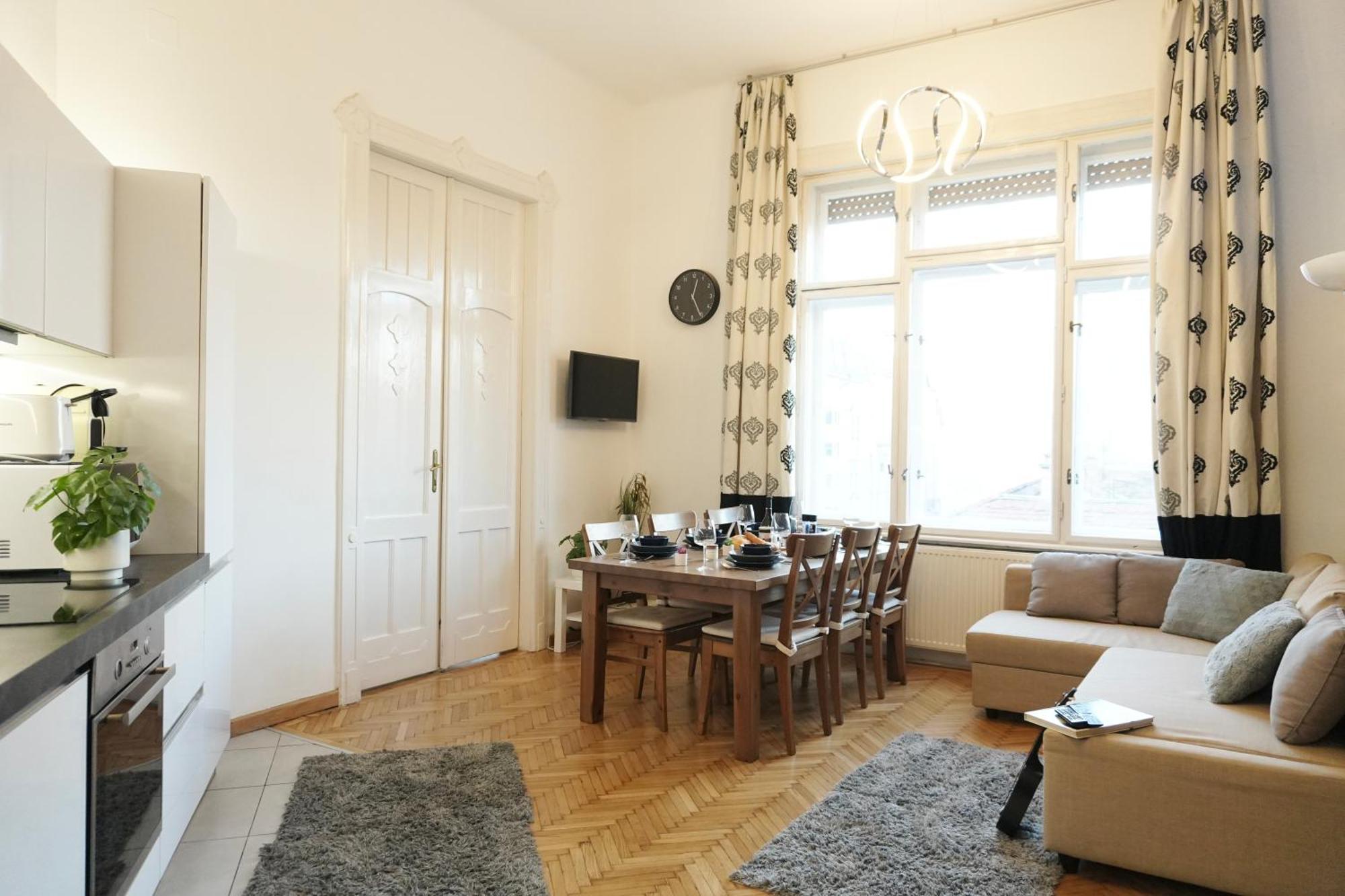 Homebase 3bedrs 2baths Jewish Quarter Apartment Budapest