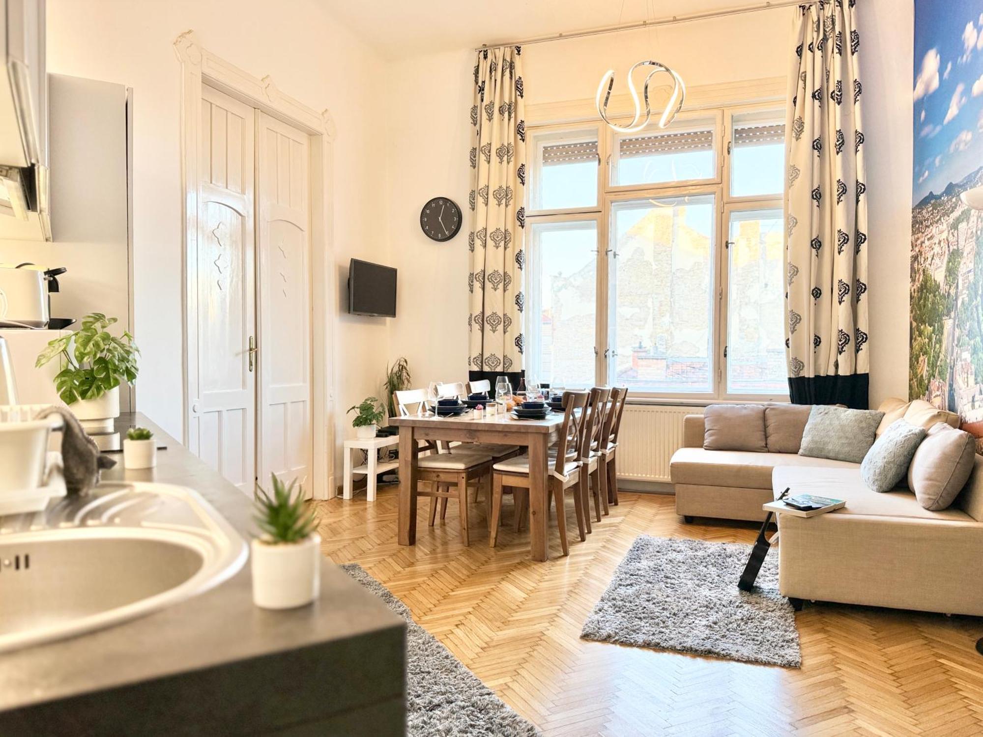 Homebase 3bedrs 2baths Jewish Quarter Apartment