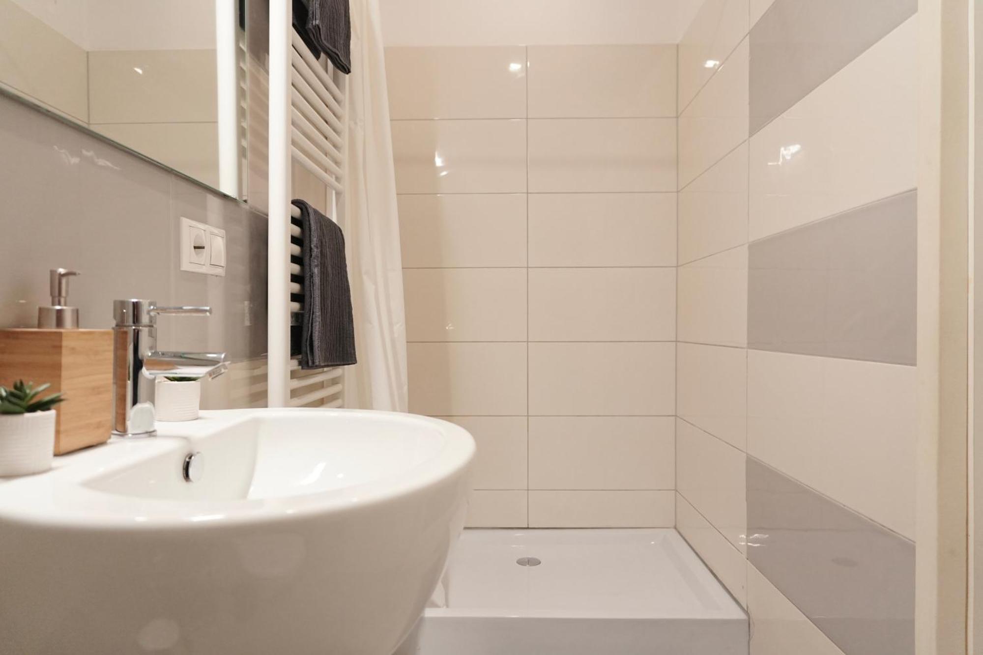 Apartment Homebase 3bedrs 2baths Jewish Quarter Budapest