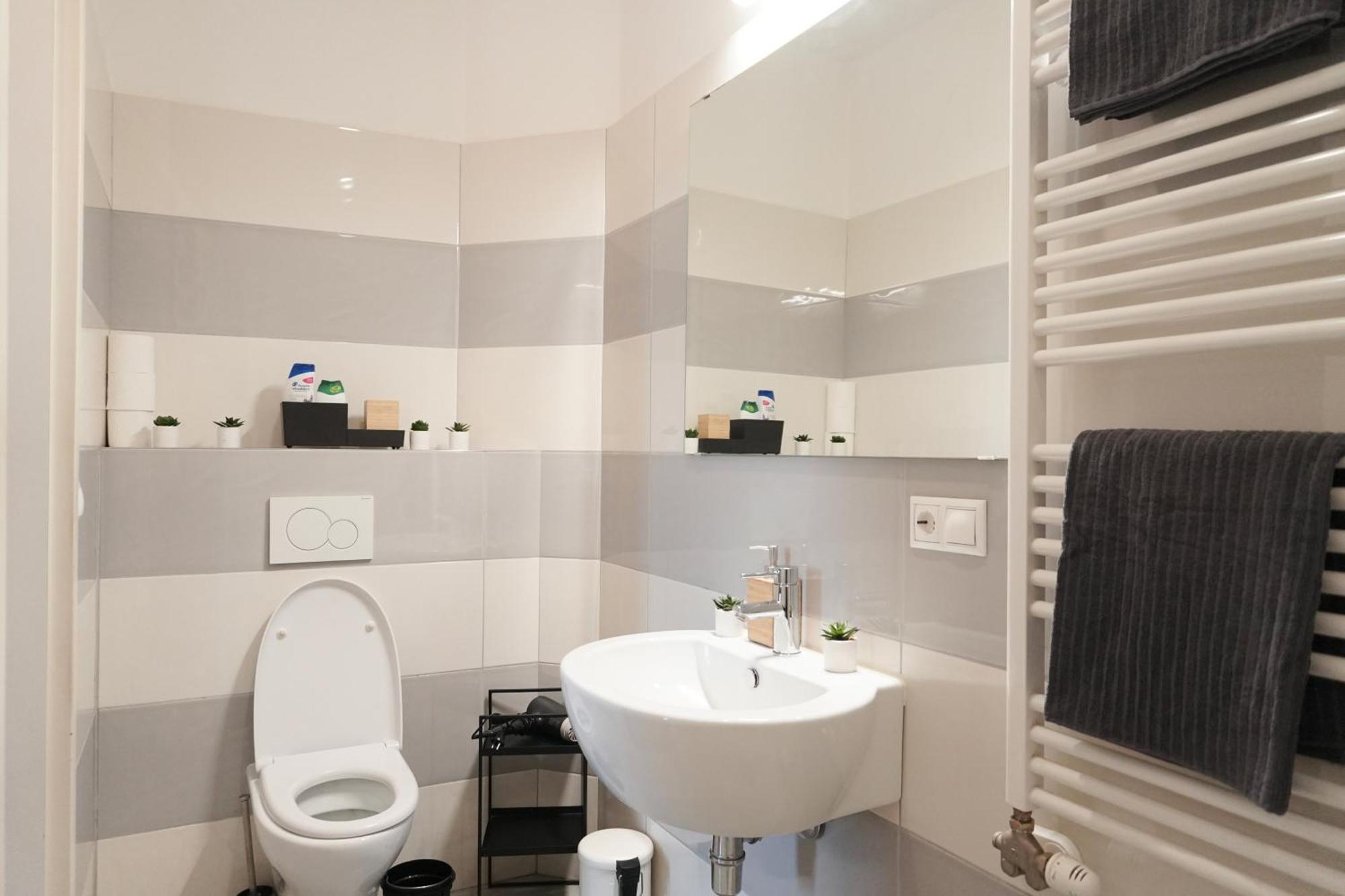 Homebase 3bedrs 2baths Jewish Quarter Apartment